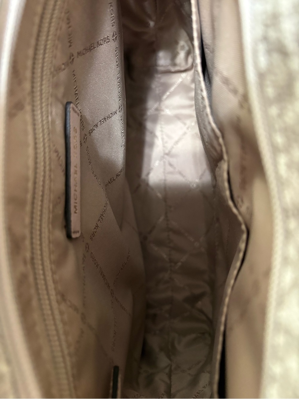 Michael Kors Cream Logo Crossbody Bag with Pale Pink Strap Trim - Picture 3 of 5